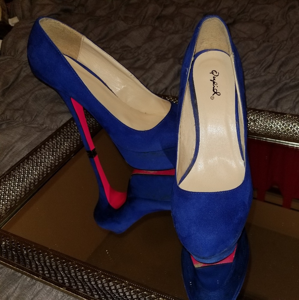 Super Sexy Blue Suede Platform Pumps